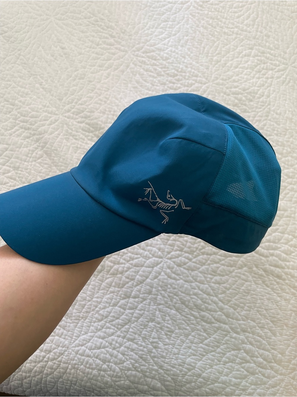 Arc'teryx Teal Calvus Cap with White Logo. 60 cm